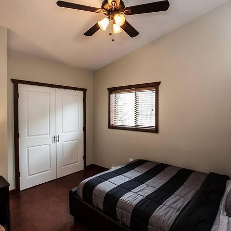 The Best 2 Bedrooms Suite In Revelstoke! 외부 사진