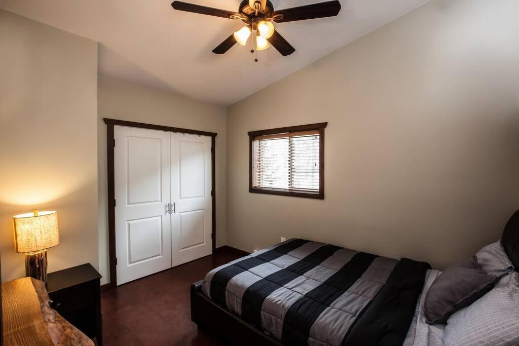 The Best 2 Bedrooms Suite In Revelstoke! 외부 사진