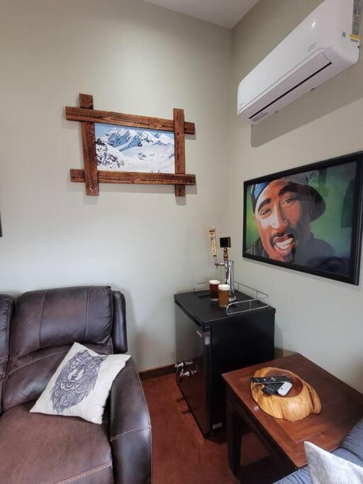 The Best 2 Bedrooms Suite In Revelstoke! 외부 사진